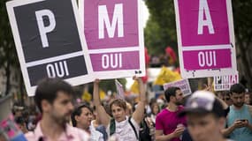 "Un grand jour pour la République", l’ouverture de la PMA à toutes les femmes saluée par la majorité, des réserves émises par LR