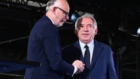 L'ancien Premier ministre Edouard Philippe et le président du Modem François Bayrou lors du congrès d'Horizons à Paris, le 25 mars 2023.