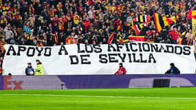 La banderole de soutien des fans lensois pour ceux de Séville, le 12 décembre 2023