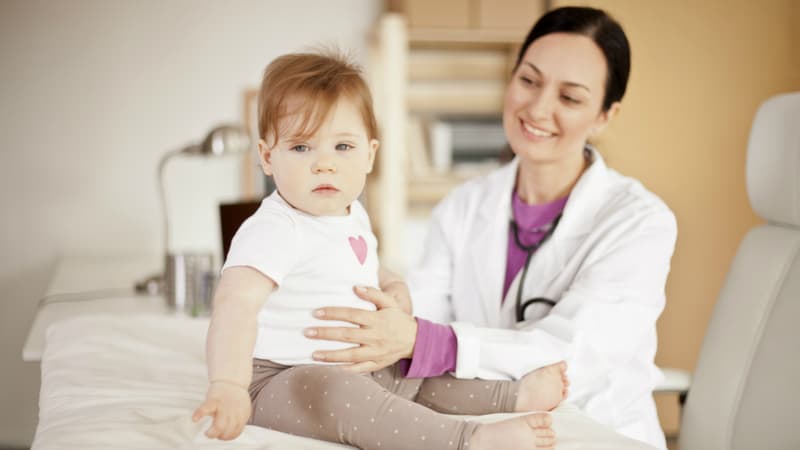 L'Uvestérol Vitaminé ADEC est indiqué chez le nouveau-né et le nourrisson présentant une carence en vitamines A, D, E et C.