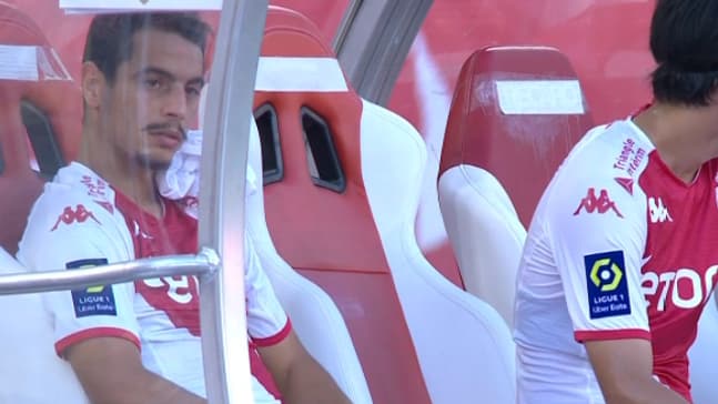 Wissam Ben Yedder très agacé sur le banc lors de Monaco-Clermont, le 16 octobre 2022 Wissam Ben Yedder très agacé sur le banc lors de Monaco-Clermont, le 16 octobre 2022