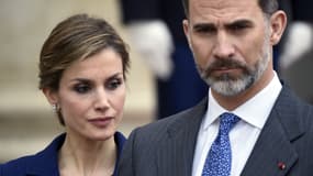 Le roi et la reine d'Espagne ont annulé leur visite d'Etat après le crash de l'A320 qui transportait notamment des Espagnols.