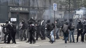 Des violences sont survenues lors du défilé du 1er mai à Paris. 