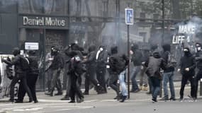 Des violences sont survenues lors du défilé du 1er mai à Paris.