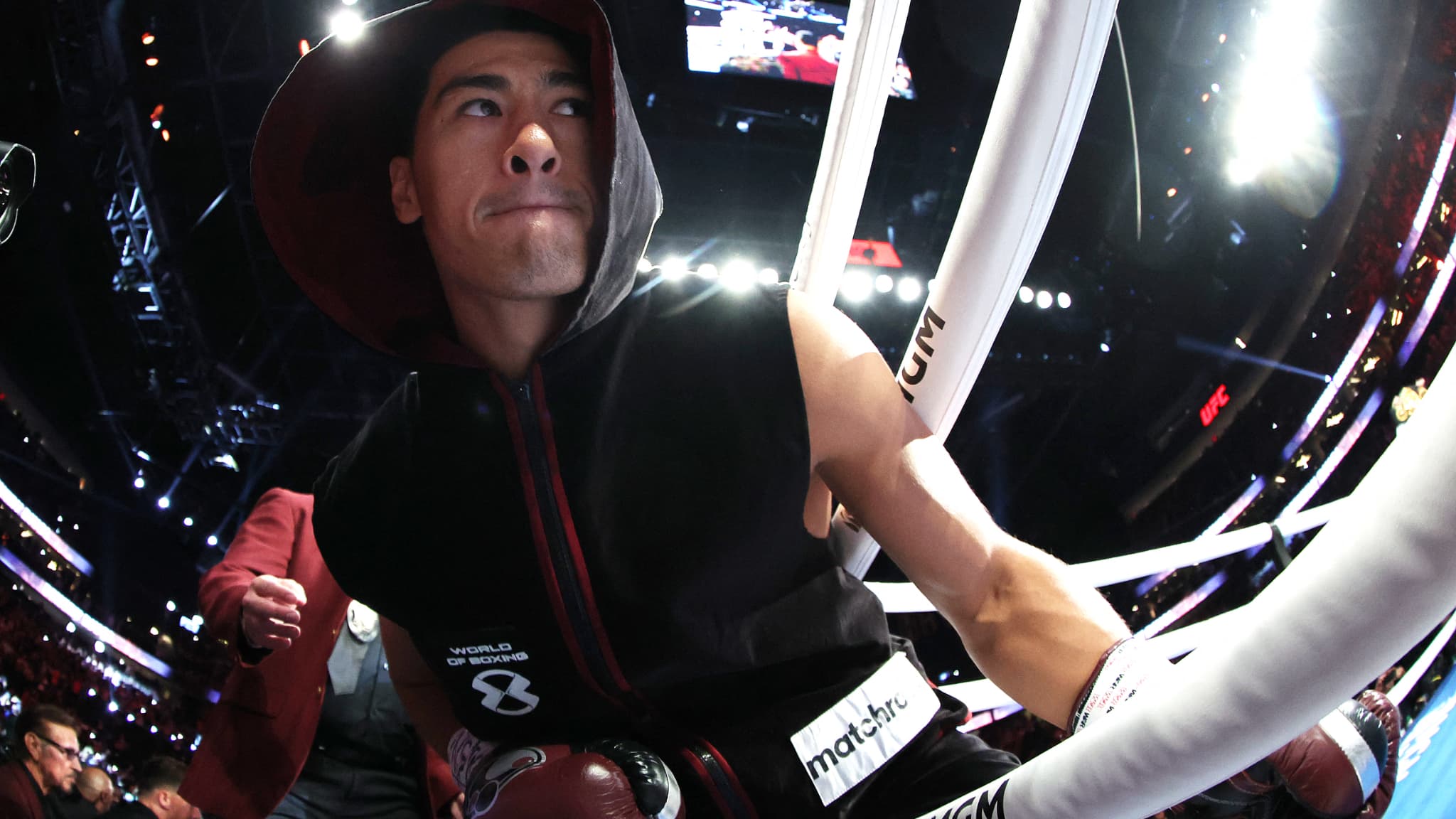 Dmitry Bivol avant son combat face à Canelo Alvarez pour le titre WBA des mi-lourds en mai 2022