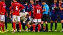 Kylian Mbappé soigné après une violente semelle de Lilian Brassier lors de PSG-Brest (3-1, Coupe de France), le 7 février 2024
