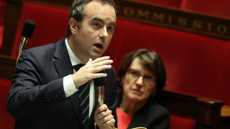 Une décision "entre vendredi et mardi": le gouvernement se prépare à faire adopter le budget par "ordonnance ou 49.3"