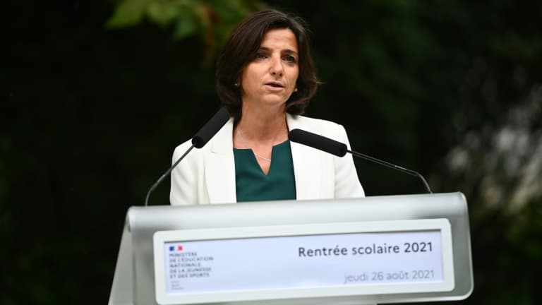 La secrétaire d'Etat Nathalie Elimas, le 26 août 2021 lors d'une conférence de presse à Paris