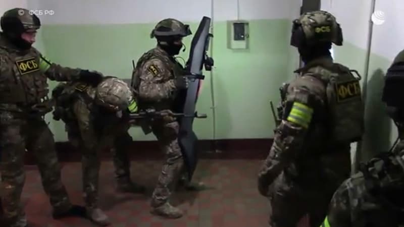 Guerre en Ukraine: la Russie accusée d'avoir mis en scène l'arrestation de néo-nazis