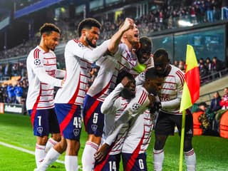 La joie des Brestois lors de leur victoire sur le terrain du Sparta Prague (1-2, Ligue des champions), le 6 novembre 2024