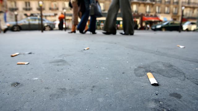 Chaque année, 350 tonnes de mégots sont jetés sur les trottoirs parisiens.