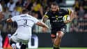 Le pilier droit de La Rochelle Uini Atonio (à droite)lors du match contre Toulouse au stade  Marcel Deflandre de La Rochelle, en France, le 5 septembre 2021. 