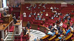 L'hémicycle de l'Assemblée nationale lors du débat sur la guerre entre l'Iran et Israël mercredi 25 juin, durant lequel l'Assemblée a été touchée par une fuite d'eau