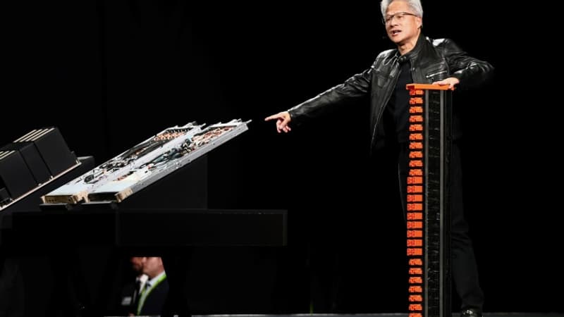 Il veut qu'on dépense des "milliers de milliards de dollars": pour le patron de Nvidia, l'IA générative doit déclencher "le plus vaste déploiement d'infrastructures de l'histoire humaine"