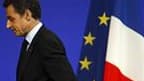 La cote de confiance de Nicolas Sarkozy est en baisse de quatre points à 36% dans le dernier baromètre CSA pour Le Parisien-Aujourd'hui en France. Près de six Français sur dix (58%) ne font pas confiance au chef de l'Etat pour affronter les problèmes du p