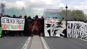 Des "black blocs" en tête de cortège à Paris le 1er mai 2018