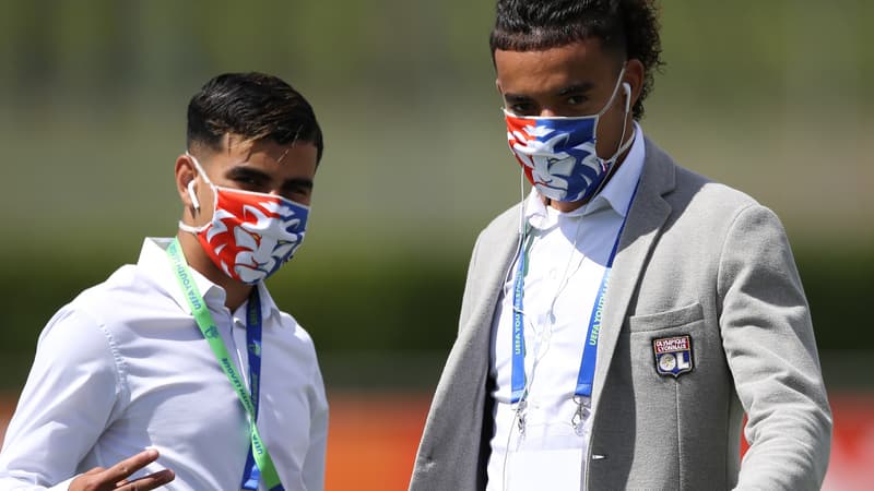 Mohamed El Arouch (à gauche) et Malo Gusto (à droite) avec l'OL, à Nyon le 19 août 2020