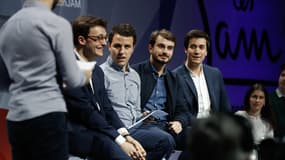 Jean Gaborit (au centre) entouré des autres cofondateurs des Jeunes avec Macron, le 17 mars 2018.