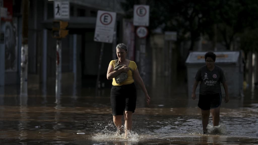 Les conséquences des inondations qui touchent le Brésil, Porto Alegre, mai 2024 Les conséquences des inondations qui touchent le Brésil, Porto Alegre, mai 2024