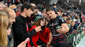 Antoine Dupont rencontre des supporters du Stade Toulousain le 20 octobre 2024 à Toulouse