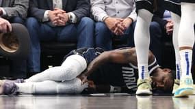 Kyrie Irving blessé au genou lors du match NBA entre les Dallas Mavericks et les Sacramento Kings - le 03/03/2025