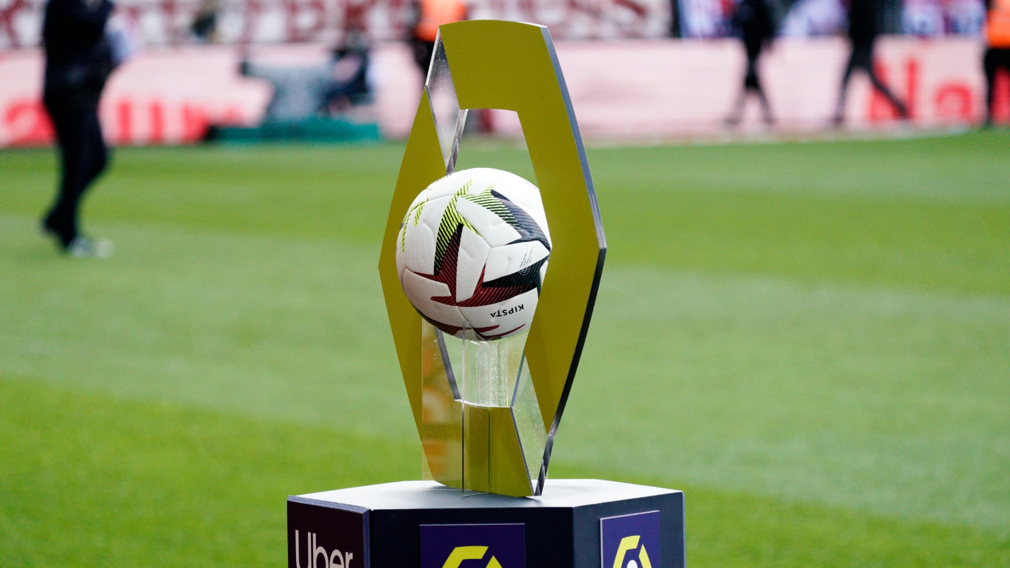 Illustration d'un ballon de Ligue 1, le 21 avril 2024 avant Brest-Monaco (0-2) Illustration d'un ballon de Ligue 1, le 21 avril 2024 avant Brest-Monaco (0-2)