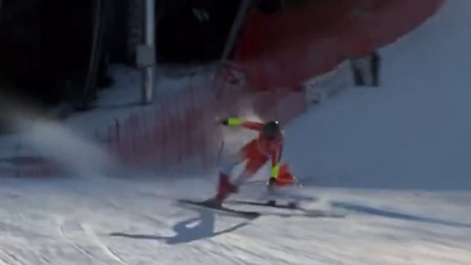 La terrible chute de Caviezel, ce dimanche 29 décembre à Bormio. La terrible chute de Caviezel, ce dimanche 29 décembre à Bormio.
