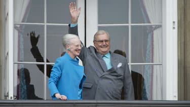 Le prince Henrik et la reine Margrethe au balcon de Amalienborh Palace à Copenhague, le 16 avril 2016