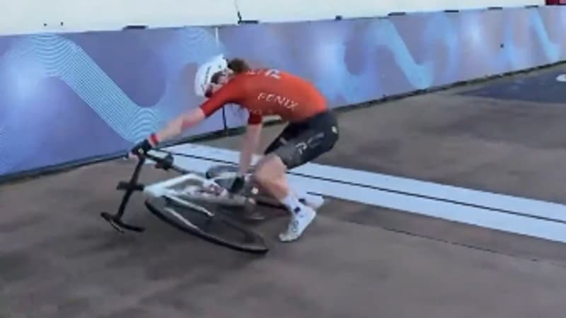 Puck Pieterse terminant a terre sa celebration lors de la reconnaissance de Paris Roubaix Femmes 2242703