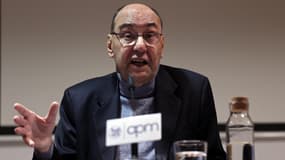 Alejo Vidal-Quadras, co-fondateur du parti politique espagnol Vox, lors d'une conférence de presse le 23 février à Madrid