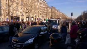 "Convoi de la liberté" à Paris: 14 personnes interpellées, 337 verbalisées, selon la préfecture