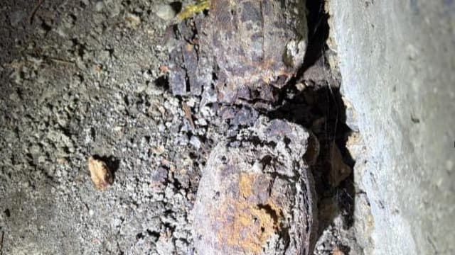 Les deux grenades retrouvées à l’école des Mées (Alpes-de-Haute-Provence)