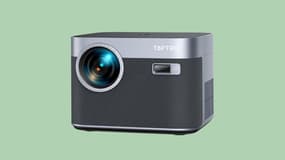 Transformez votre salon en cinéma avec ce vidéoprojecteur à prix concurrentiel chez Amazon 