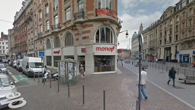 Le jeune homme de 19 ans, qui avait braqué jeudi un supermarché en plein centre-ville de Lille et pris en otage une femme, a été mis en examen pour tentative de vol avec arme et séquestration, a indiqué ce lundi le parquet de Lille - 25 janvier 2016