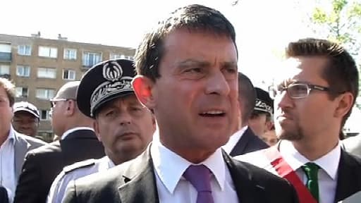 Le ministre de l'Intérieur Manuel Valls, ce jeudi à Colombes.