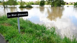 La rivière Nied allemande a débordé à Créhange, en Moselle, le 18 mai 2024