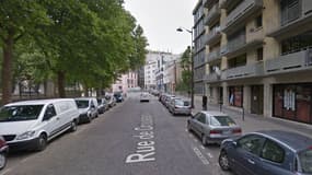 Les stylos-pistolets ont été trouvés par la police dans un immeuble de la rue de Croulebarbe, dans le 13e arrondissement de Paris. 