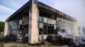 Un bâtiment de la Mutualité sociale agricole (MSA) à Narbonne incendié en marge d'une manifestation d'agriculteurs, dans l'Aude, le 26 janvier 2024