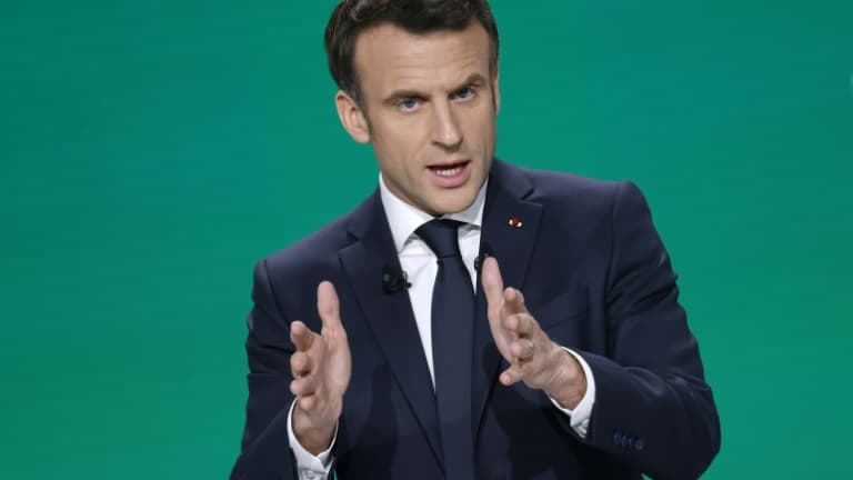 Présidentielle: comment Emmanuel Macron veut contrer les arnaques en ligne