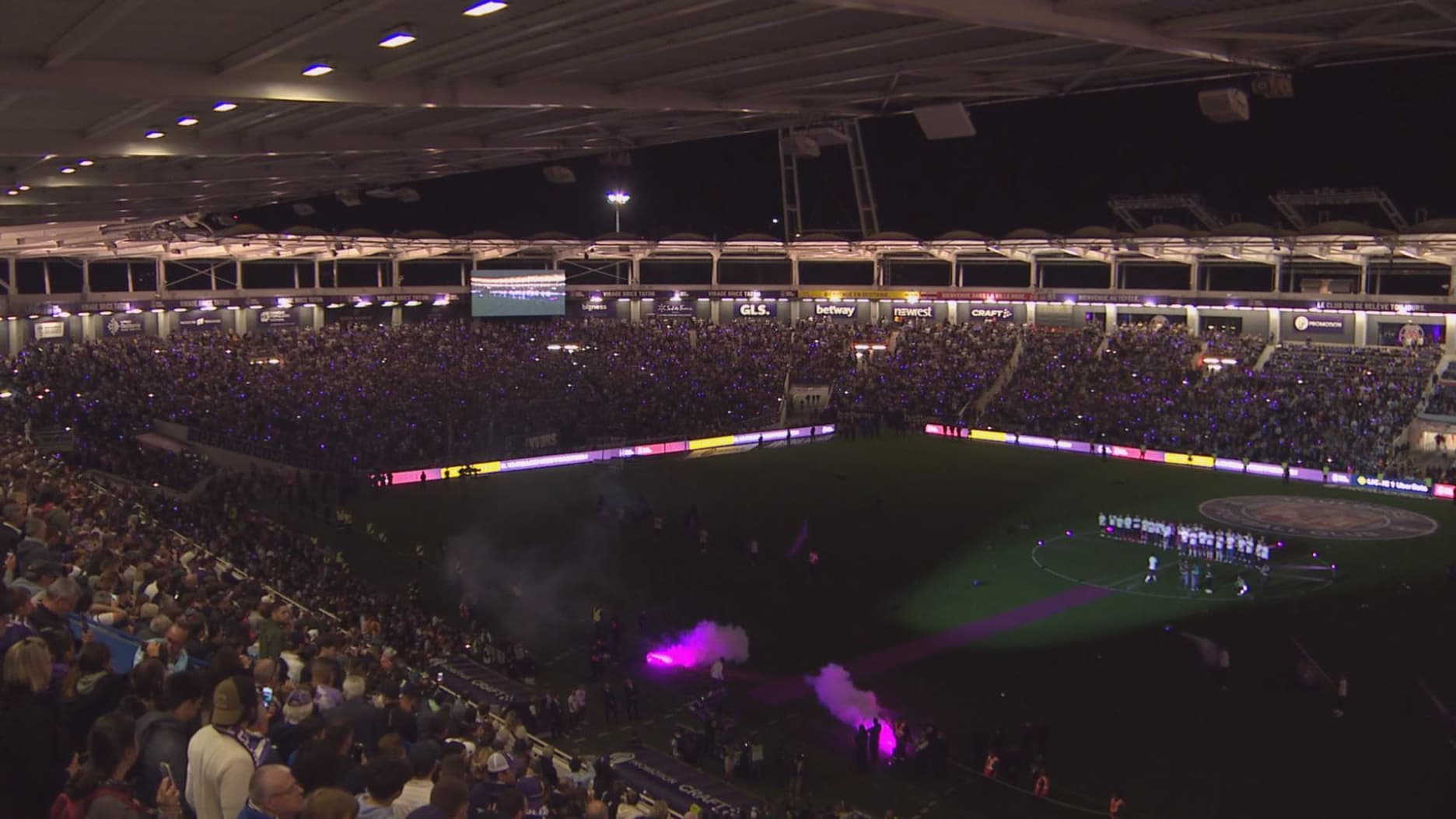 Les joueurs accueillis par le Stadium