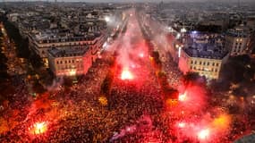 Les festivités en marge de la victoire de la France (ici sur les Champs-Élysée) ont été émaillées d'incidents