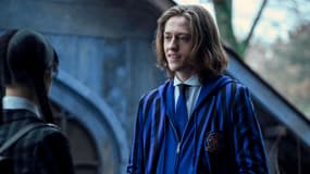 Percy Hynes White incarne le personnage de Xavier dans la série "Mercredi", sortie le 23 novembre 2022.