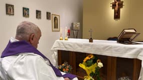 Le pape François dans la chapelle de l'hôpital Gemelli, le 16 mars 2025.