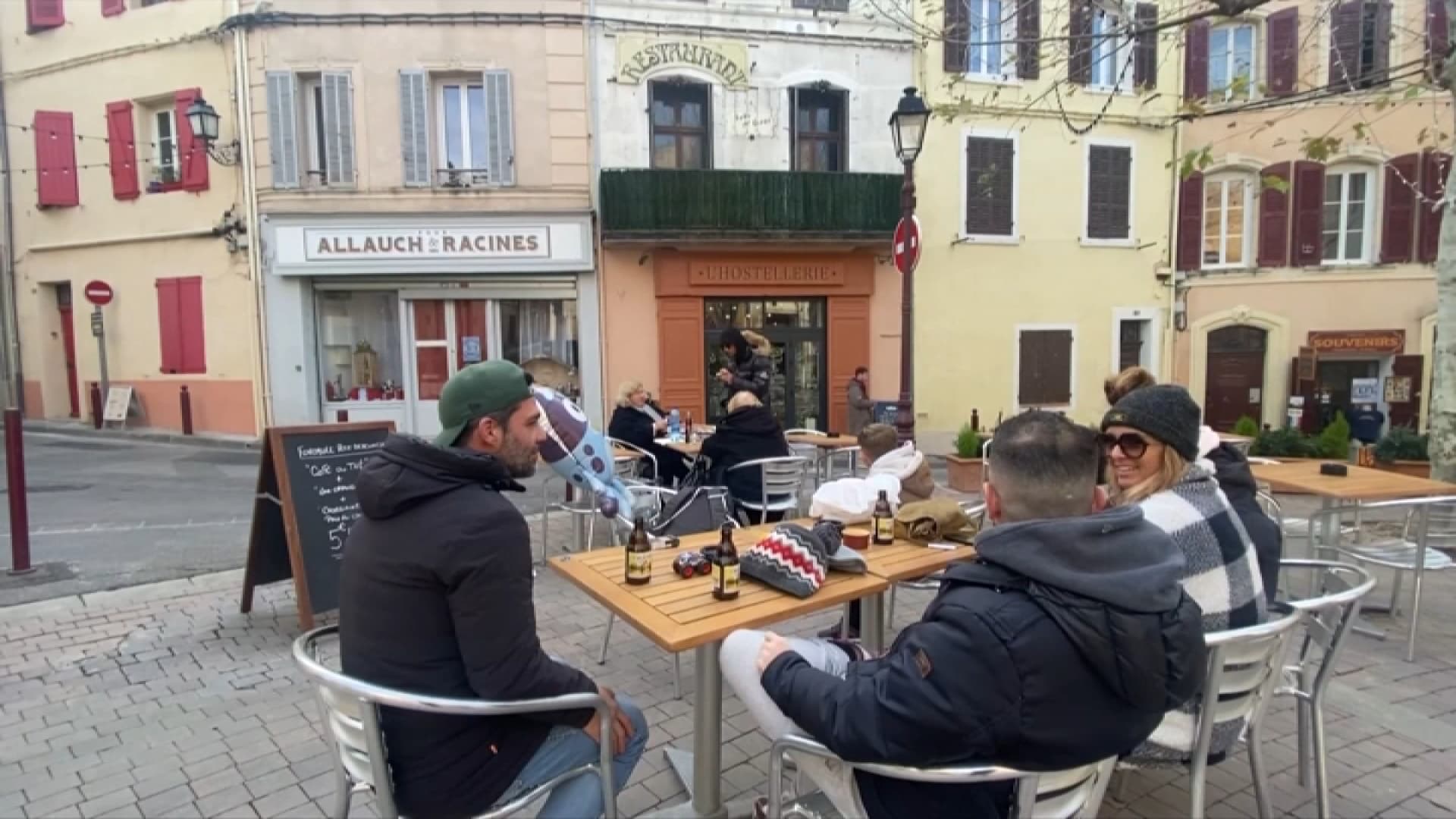"Plus belle la vie": fierté à Allauch, lieu du nouveau décor de la série "Plus belle la vie": fierté à Allauch, lieu du nouveau décor de la série