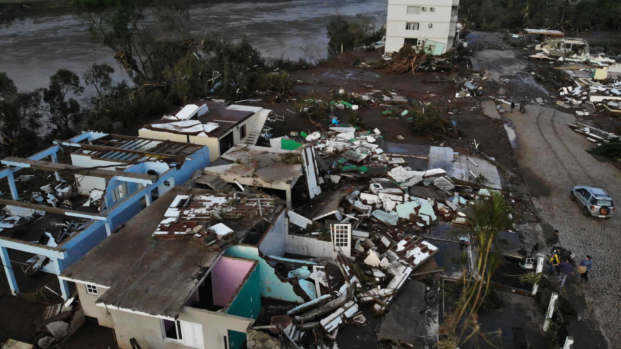 La ville de Muçum au Brésil le 6 septembre 2023 après le passage d'un cyclone. La ville de Muçum au Brésil le 6 septembre 2023 après le passage d'un cyclone.