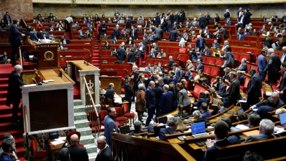 Vu de l'Assemblée nationale durant une pause au second jour du débat sur la réforme des retraites, à Paris, le 7 février 2023