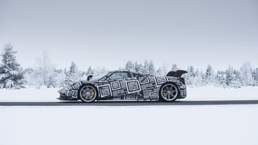 La Pagani Huayra n'est pas qu'un monstre de puissance, elle peut offrir des moments de grâce, comme ici sur la neige.