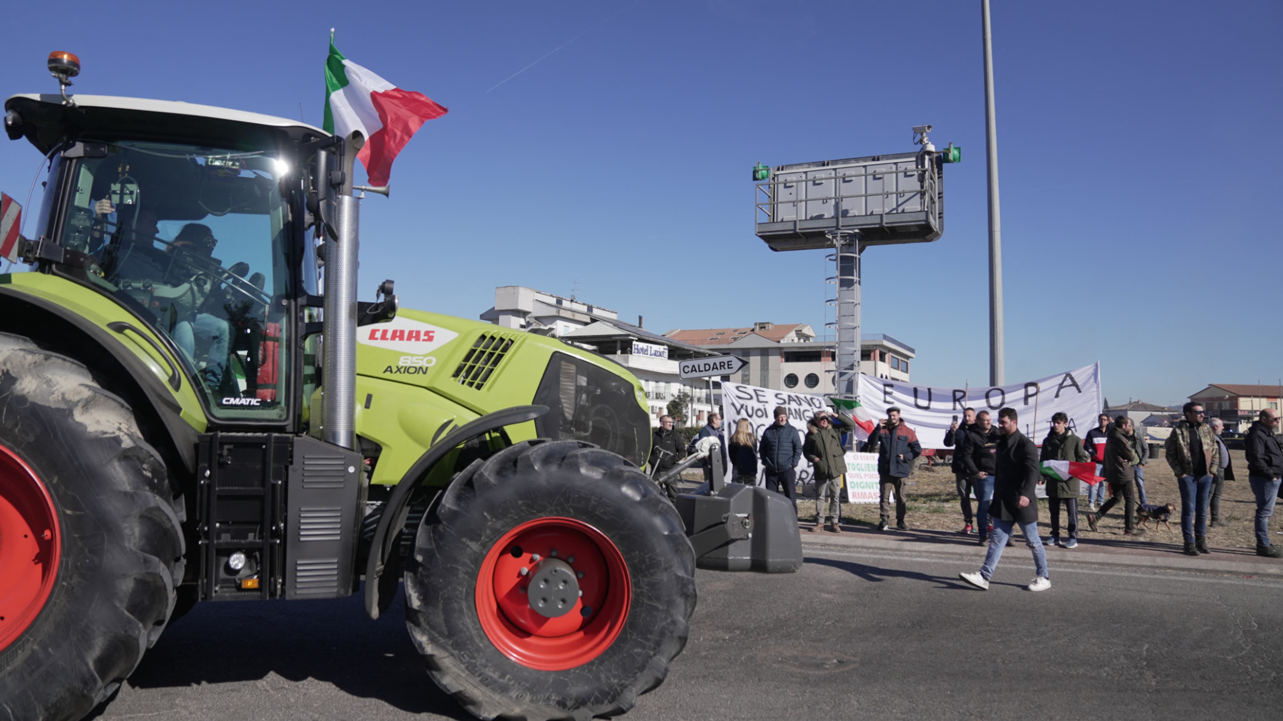 DIRECT. Agriculteurs: les deux derniers blocages de la Confédération ...