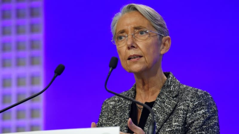 Malgré la fermeture des remontées mécaniques, Elisabeth Borne appelle les stations à embaucher