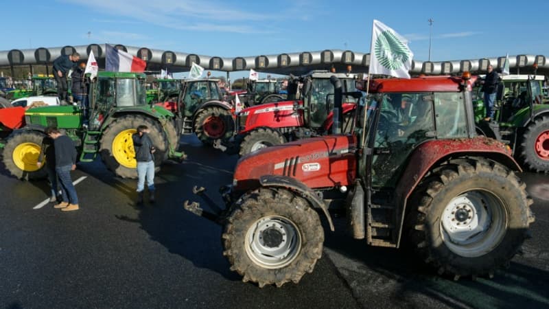 Colère des agriculteurs: la mobilisation se poursuit en partie, malgré les annonces de Gabriel Attal